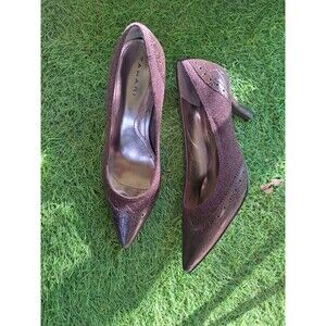 Tahari Pumps Women Size 8M Brown Pumps Low Heels